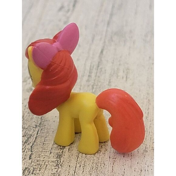 Hasbro My Little Pony yellow no cutie mark baby toy figure - Picture 3 of 5